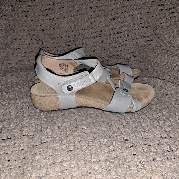TAOS-Universe-Soft Gray Leather Strappy Sandal-Hook/Loop-Sz 41/10/10.5-Excellent - Picture 5 of 8